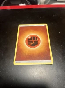Tarjeta coleccionable regular Pokémon Fighting Energy 2017 - Imagen 1 de 2