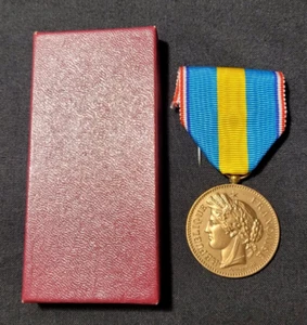 Medaille de Verdun Ruhm Frieden Bronze Oudiné WW1 WW2 French Verdun Medal - Bild 1 von 3