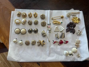 Lot SIGNED Vintage Silver & Gold Tone Clip Earrings Monet cufflinks pins - Picture 1 of 16