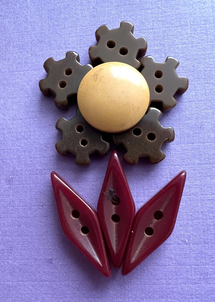 9 Vintage Bakelite Buttons - 5 Brown Gears, 3 Burgundy Diamonds, 1 Yellow Round - Image 1 of 1