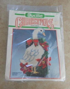 New Bucilla Christmas Plastic Canvas Kit CHRISTMAS GOOSE #61107 Holiday 8x12" - Picture 1 of 3