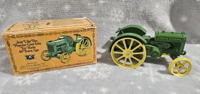 Tractor John Deere 1923 Modelo D Ertl Die Cast Metal 1/16 De colección Foto 1 de 4