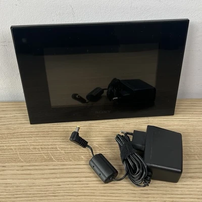 Sony DPF-D82 8" Inch LCD 15:9 Digital Photo Frame | FREE P&P! - Image 1 of 4