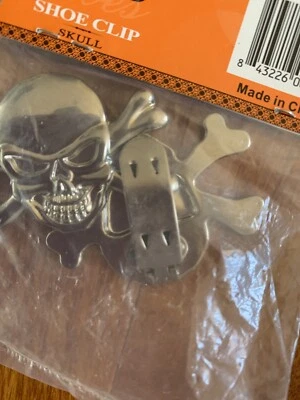 Ellie Shoe Boots Clip On Skull Costume Halloween Silver Scary Pirate New Pair 2 - Imagem 1 de 4