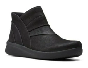 Clarks Ladies Cloudsteppers * Sillian 2.0rise * WIDE-FIT Black Boots UK 5 E - Picture 1 of 5