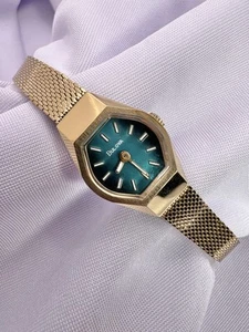 Vintage Gold Tone Bulova Green Face Wind Up Watch Dainty Cute Petite Thin Girly - Picture 1 of 13