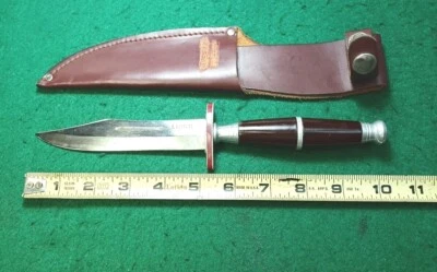 Cuchillo de hoja fija de colección posiblemente hecho a mano firmado, "Leones", con funda de cuero Foto 1 de 4