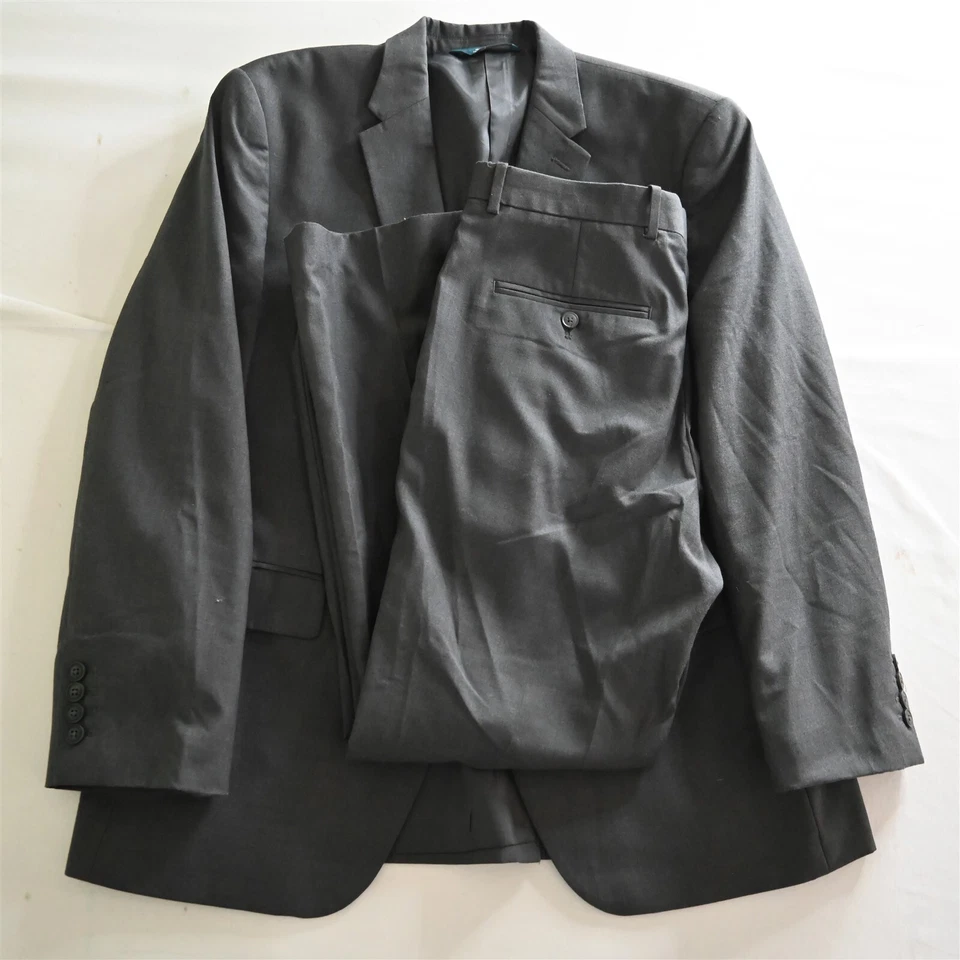 Perry Ellis 44S 32x30 Gray Career Formal Wedding Mens Jacket Pants Suit - Image 1 of 4