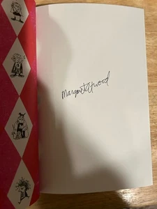 SIGNED Book of Lives: A Memoir of Sorts by Margaret Atwood Handmaid’s Tale - Imagen 1 de 7