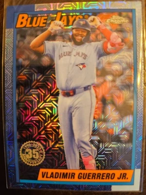 2025 Topps Vladimir Guerrero Jr. Silver Pack 1990 Topps Chrome #T90C-30 - Image 1 of 2