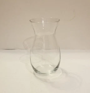 Modern Cylindrical Flower Vase - Picture 1 of 3