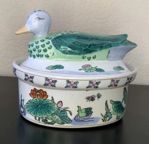Vintage Asian Figural Duck Stoneware Casserole Covered Baking Dish - Picture 1 of 9