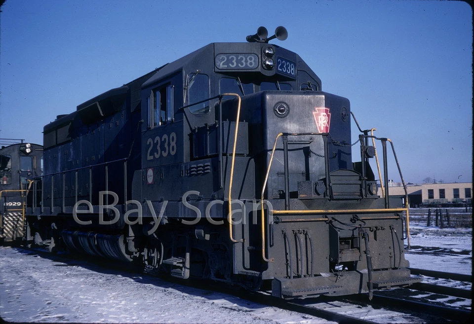 Diapositiva original - PRR GP35 2338 Toledo OH en 1968 Pennsylvania Railroad Foto 1 de 1
