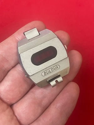 BULOVA N4 BIG BLOCK ACCUQUARTZ ROJO LED 1974 Para repuestos o restauración Foto 1 de 4