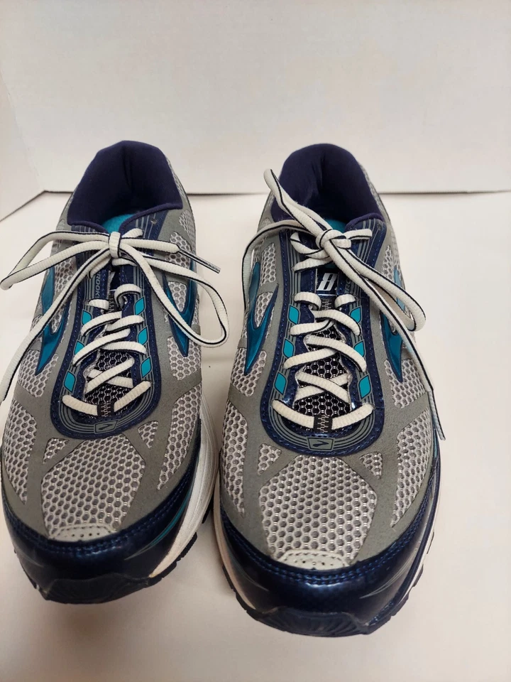 Ladies Brooks Sneaker Size 11 Med. - Image 1 of 4