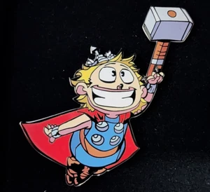 Prendedor Thor El Dios del Trueno Hijo de Odín Skottie Young de Marvel Hecho 2020 - Imagen 1 de 4