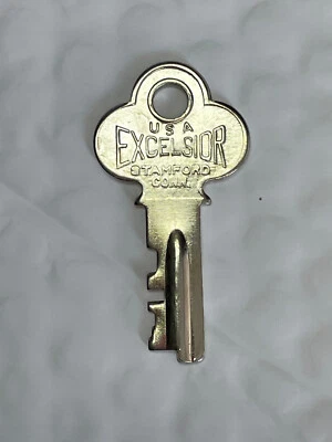 Vintage Excelsior #5952 Key-Luggage Steamer Trunk, Suitcase, Briefcase...NEW - Image 1 of 2