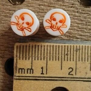 1 Pair 5mm 4g Dbl. Flared Acrylic Ear Plugs. Skull & Crossbones. White/Red
