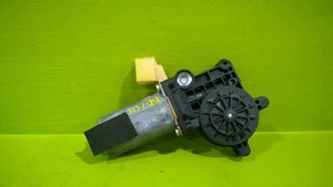01 02 03 04 05 06 07 XC70 60 PASSENGER RIGHT FRONT WINDOW MOTOR OEM 3137-24 - Picture 1 of 2