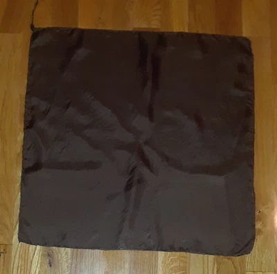 Pañuelo de bolsillo para hombre Ashear enrollado a mano Portugal marrón liso 100 % seda 18" Italia Foto 1 de 4