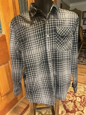 Volcom Flannel Shirt Men’s XL Grey Black Classic Fit Long Sleeve Plaid Button Up - Image 1 of 4