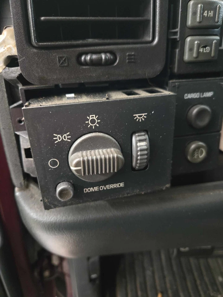 Interruptor de farol (traço Mtd) CHEVY SILVERADO 1500 99 00 01 02 - Imagem 1 de 1