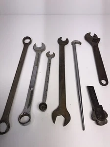 7 Vintage Antique Wrenches And Handtools - Picture 1 of 8