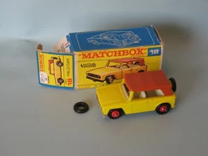 Lesney Matchbox MB-18 Field Car 4x4 Yellow Boxed Regular 65mm Toy Model - Picture 1 of 3