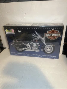 Revell Monogram harley davidson FLSTC heritage softail classic 1:8 scale model - Picture 1 of 5