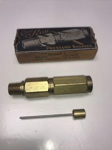 One Ray Pressure Snubber Model 1 Brass 1/4 Pipe Thin Liquids or Gases - Picture 1 of 11