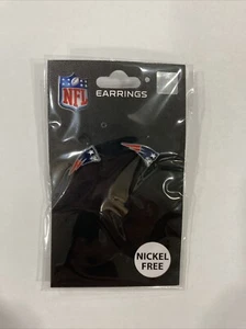 New England Patriots Football Team Logo NFL Silver Stud Earrings Pair - Picture 1 of 3
