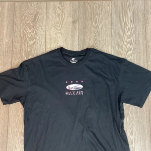 Nike Air Max 90 DN8 Mens Graphic Shirt Loose Fit FZ7981-010 Size XL New - Picture 1 of 7