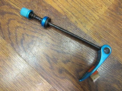VINTAGE NASHBAR BLUE ANODIZED QUICK RELEASE FRONT WHEEL SKEWER - Image 1 of 4
