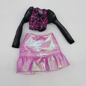 Monster High G3 Skulltimate Fearidescent Draculaura Fishnet Crop Top Skirt Pink - Picture 1 of 4