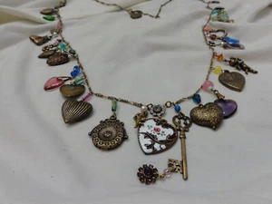 Collar de Estudio Vintage Glass Works Firmado Etiqueta Colgante Corazones Esmalte Flor 32" - Imagen 1 de 15