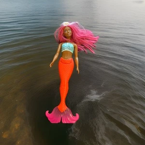 Barbie Sirena Muñeca Brillante Naranja y Rosa Cola - Imagen 1 de 6