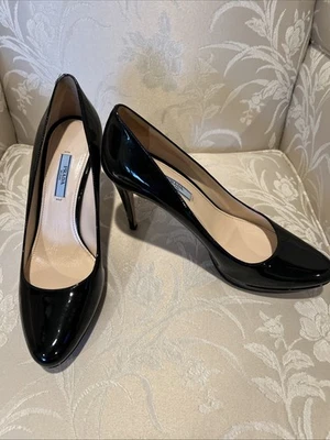 Черные кожаные туфли-лодочки PRADA на круглой платформе размер 8,5 Италия великолепные - Изображение 1 из 4