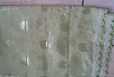 Aus Nachlass, neue sehr schöne Tischdecke Hellgrün ca. 140 cm x 110 cm - Bild 1 von 4