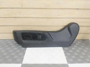 Sierra Silverado 2020-2024 OEM asiento del conductor panel lateral bisel de ajuste con interruptor - Imagen 1 de 6