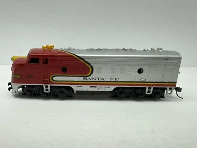 Tyco Mantua HO #4015 Santa Fe Diesel Locomotive No Box - Image 1 of 4