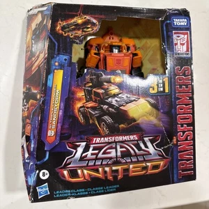 Transformers Generations: Legacy United Leader G1 Triple Changer Sandstorm - Picture 1 of 7