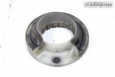 Nissan Rogue AWD 2021-23 muelle helicoidal trasero izquierdo y derecho aislador inferior OEM Foto 1 de 4