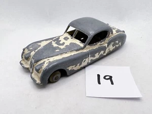 RARE VINTAGE DINKY TOYS 157 JAGUAR XK120 DIECAST MODEL CAR 1954 WHITE/FAWN HUBS - Picture 1 of 5