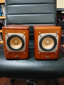 Par de altavoces vintage de madera de cerezo de 20 vatios JVC SP-UX7000 - Imagen 1 de 9