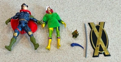 Figura de acción Marvel Famous Pairs AoA Gambito + Pícaro (1997) -- Suelta completa Foto 1 de 2