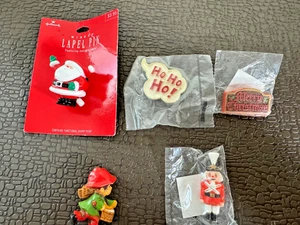 5 verschiedene Vintage Weihnachts Anstecknadeln neu in Verpackung - Bild 1 von 4