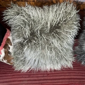 Mon Chateau Tibetan Wool Lamb Fur Pillow Silver Gray 18" Square Feather Insert - Picture 1 of 7