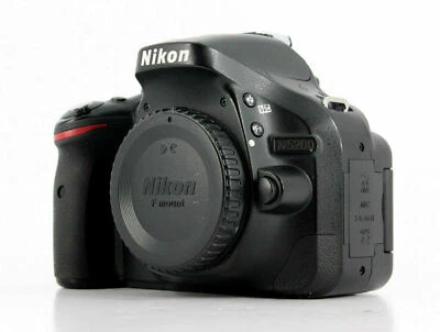 Nikon D5200 24.1MP Digital SLR Camera (BODY ONLY) - Bild 1 von 4