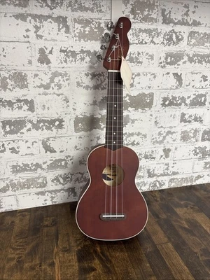 Ukelele soprano Fender California Coast Series “Venecia”. Foto 1 de 4