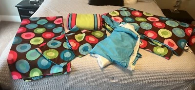 Lot 6 Bedspread Or Comforter, Pillow, 2 Shams, Shower Curtain, Bed skirt Blue - Image 1 of 4